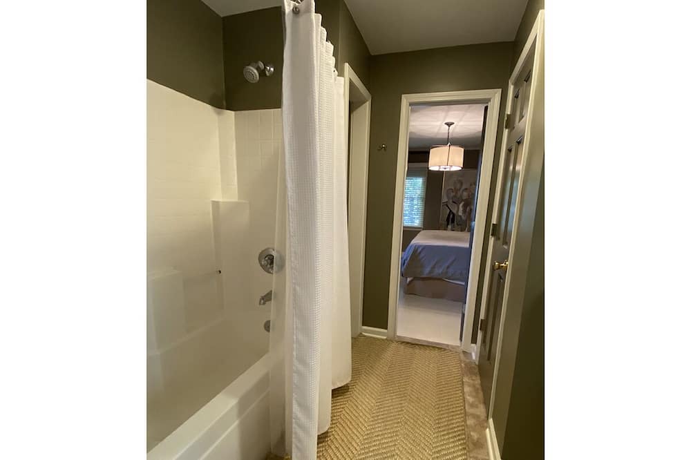 Photo of Bedroom in Lake Toxaway
