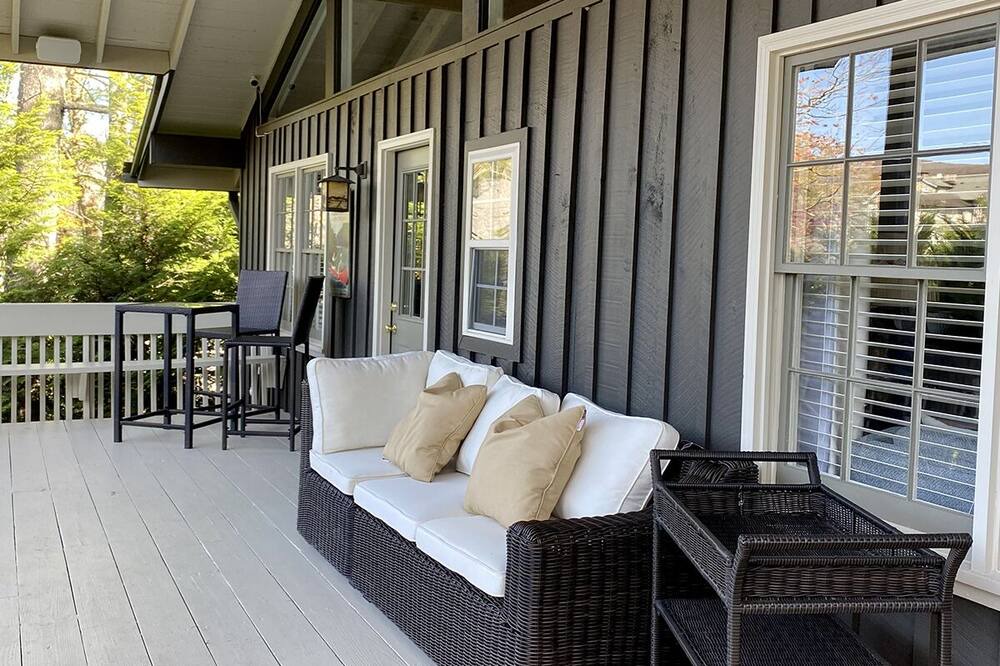 Photo of Patio Balcony in Lake Toxaway