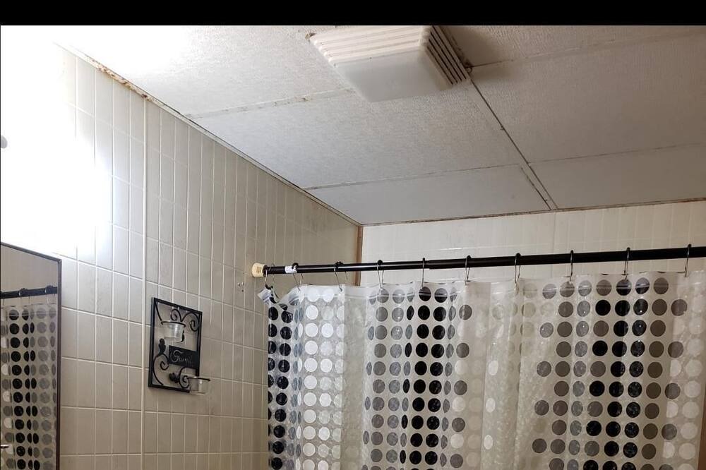 Photo of Bathroom in Acipco-Finley