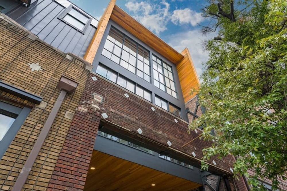 Photo of Outdoor in Five Points South