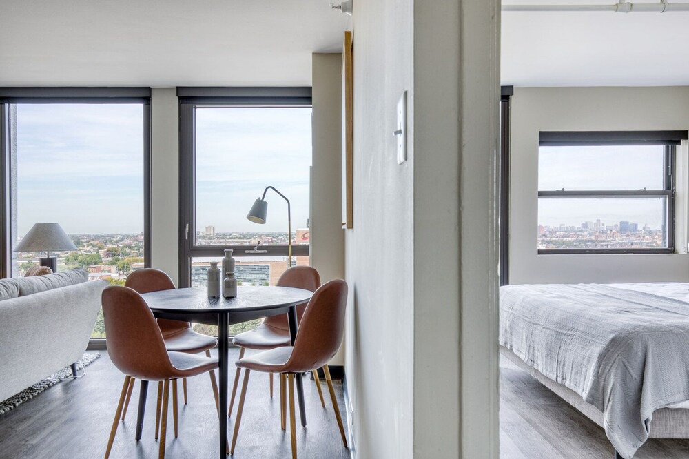 Photo of Bedroom in Illinois Medical District