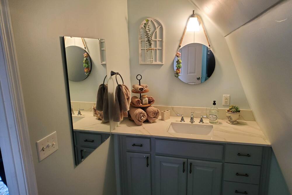 Photo of Bathroom in Alexander