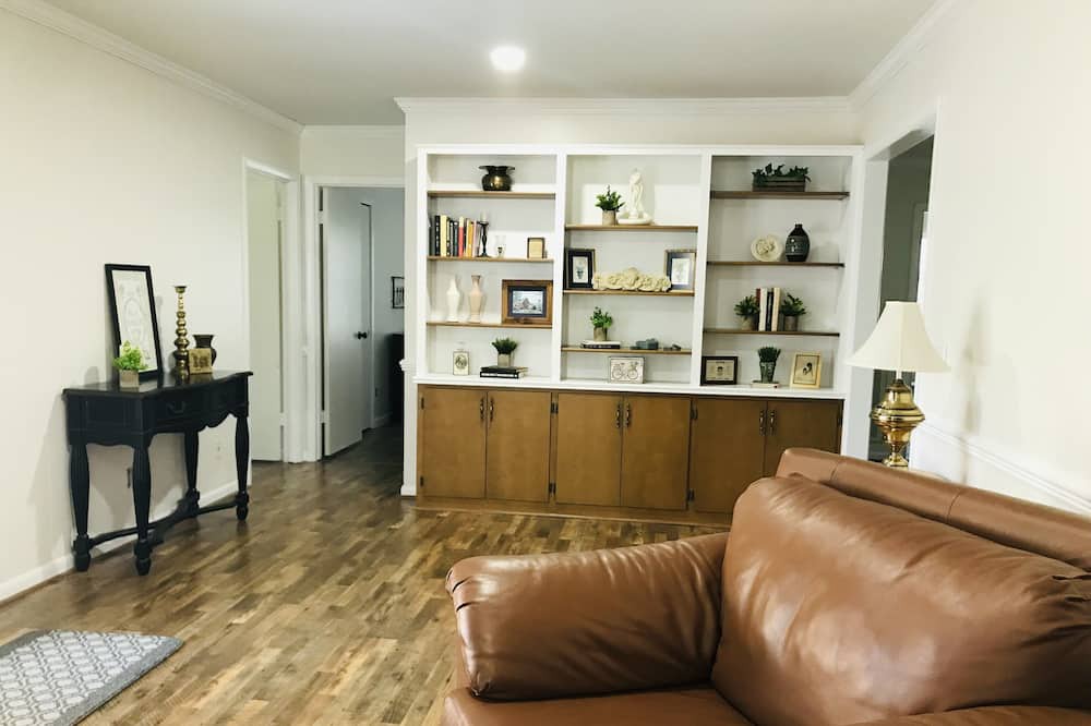 Photo of Livingroom in Cullman