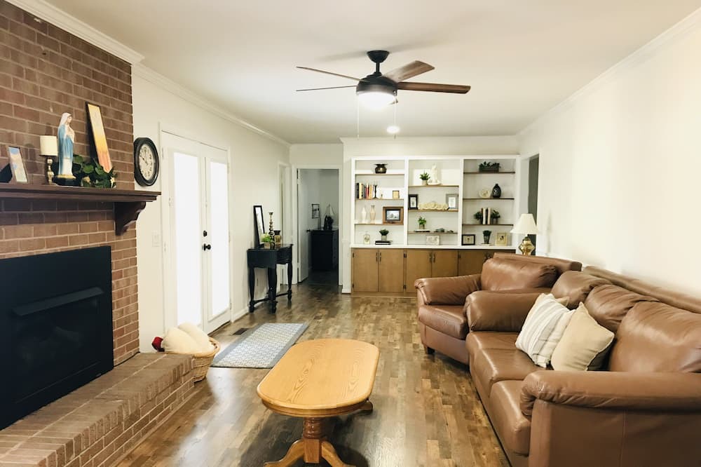 Photo of Livingroom in Cullman