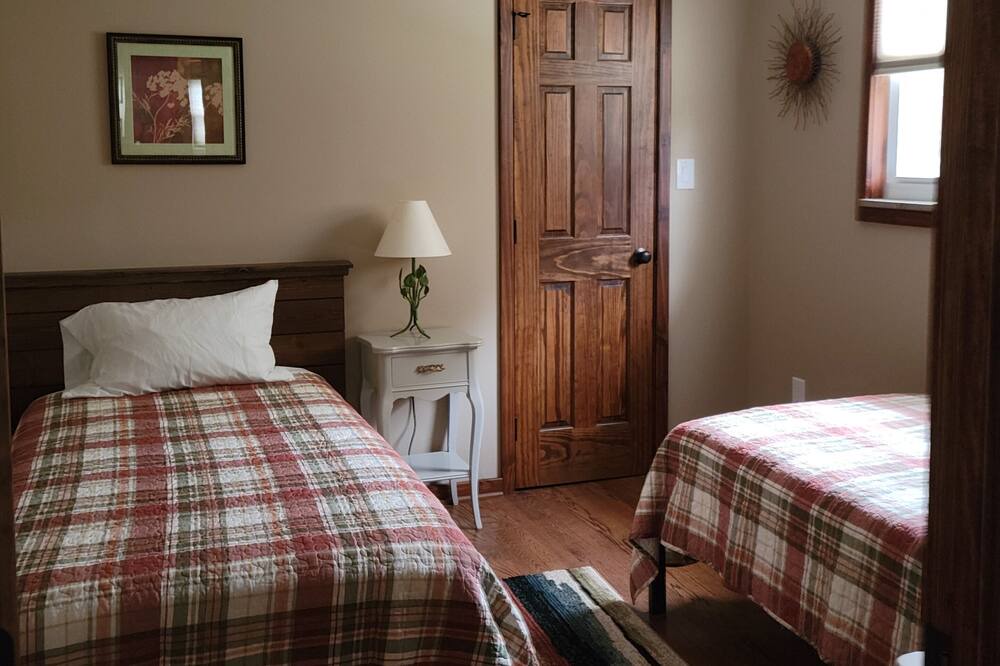 Photo of Bedroom in Kodak