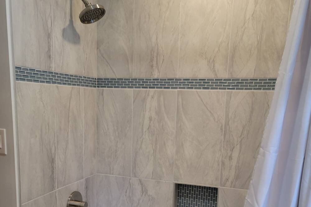 Photo of Bathroom in Kodak