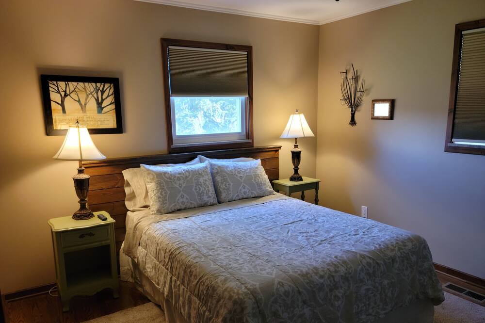 Photo of Bedroom in Kodak