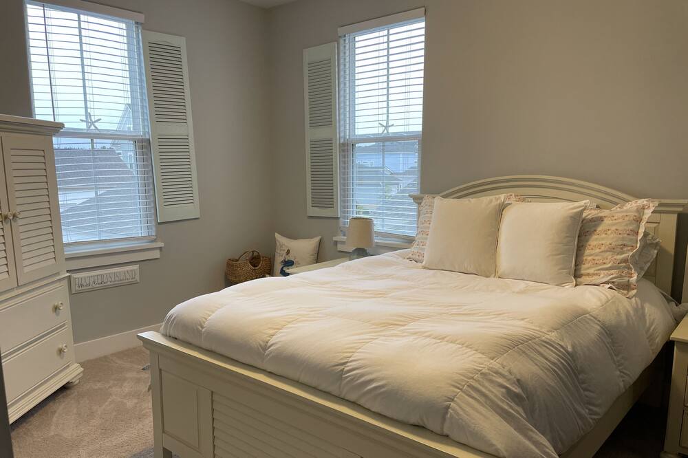 Photo of Bedroom in Summerville