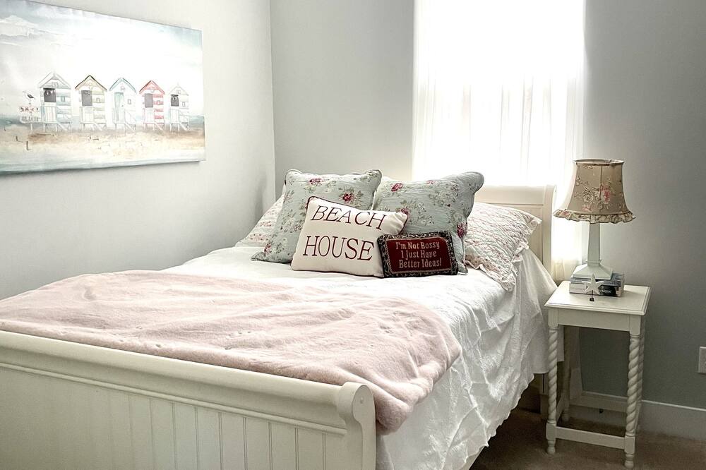 Photo of Bedroom in Summerville
