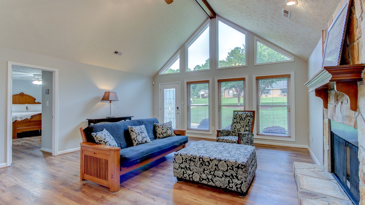 Photo of Livingroom in Peachtree City