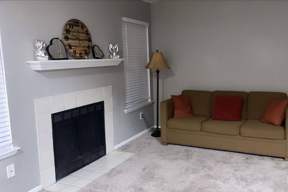 Photo of Livingroom in Town Center