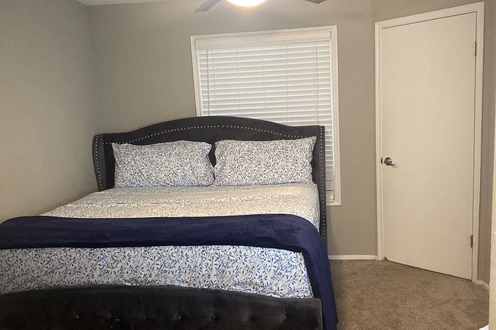 Photo of Bedroom in Town Center