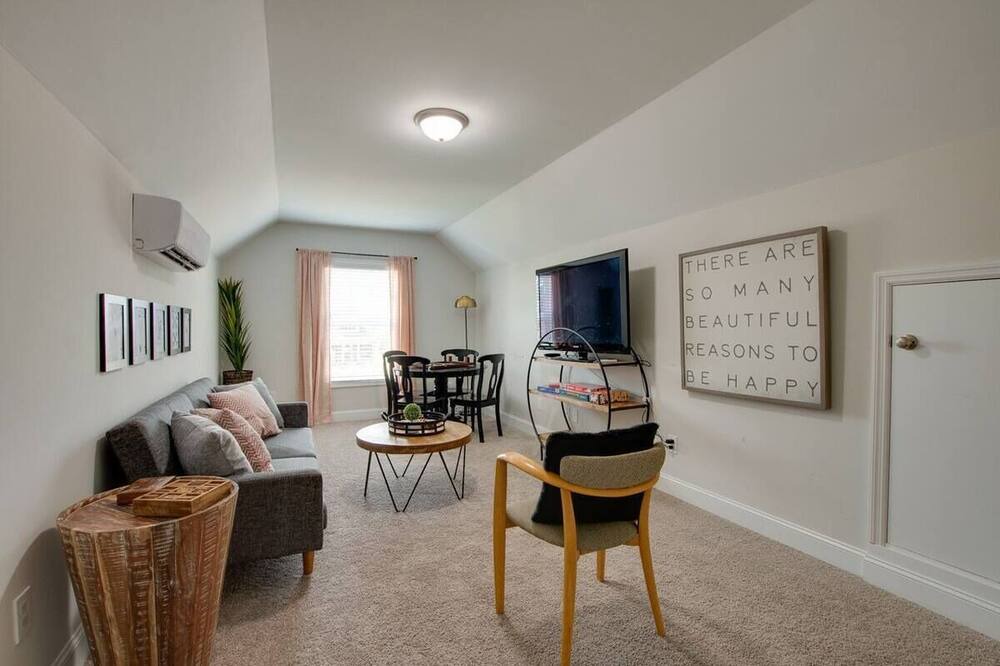 Photo of Livingroom in Madison