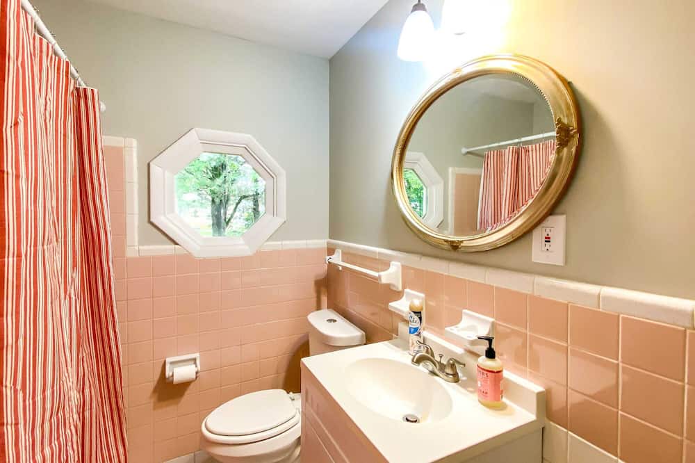 Photo of Bathroom in Normal