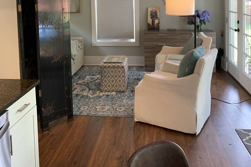 Photo of Livingroom in West Ashley