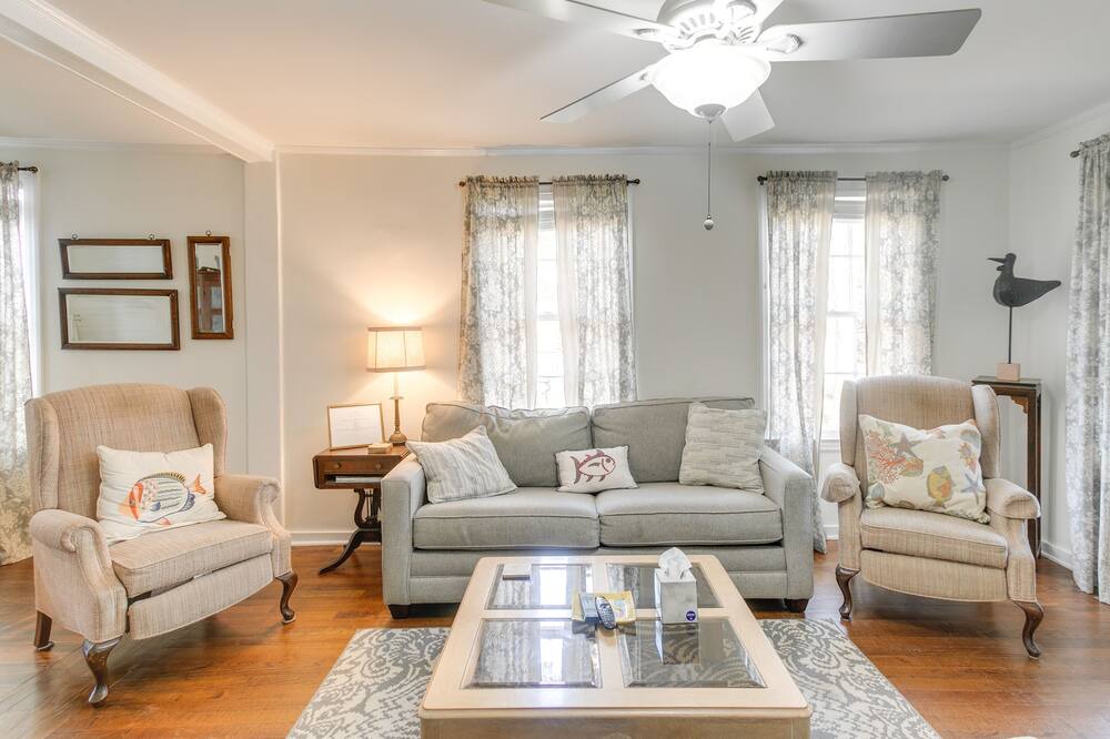 Photo of Livingroom in East Beach