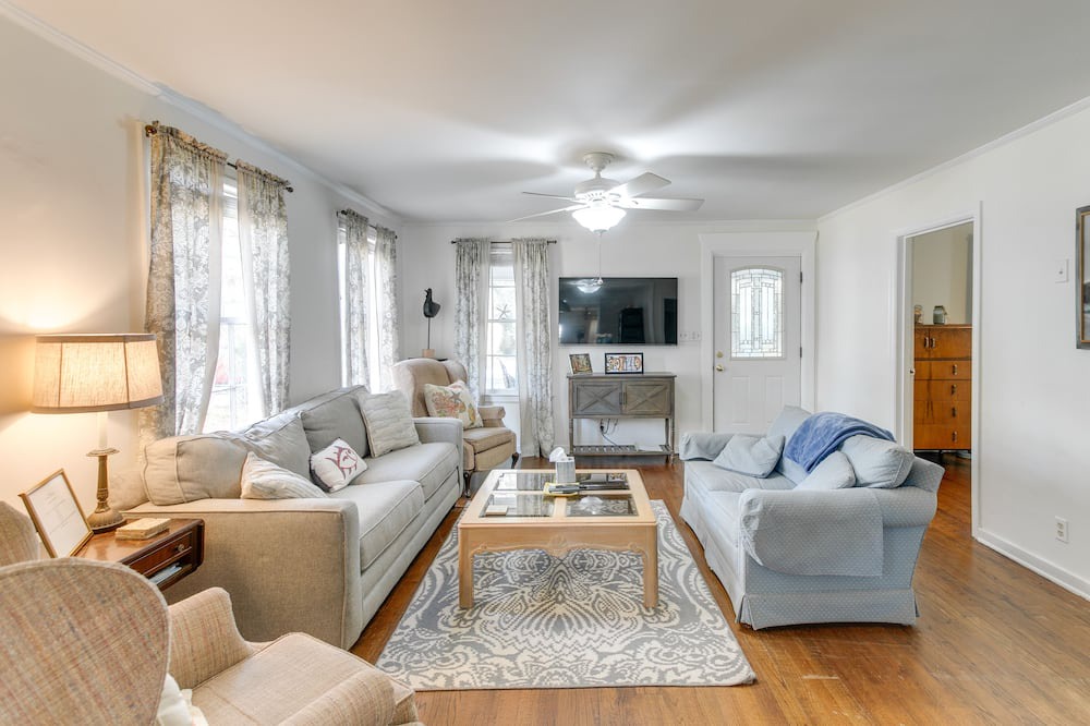 Photo of Livingroom in East Beach