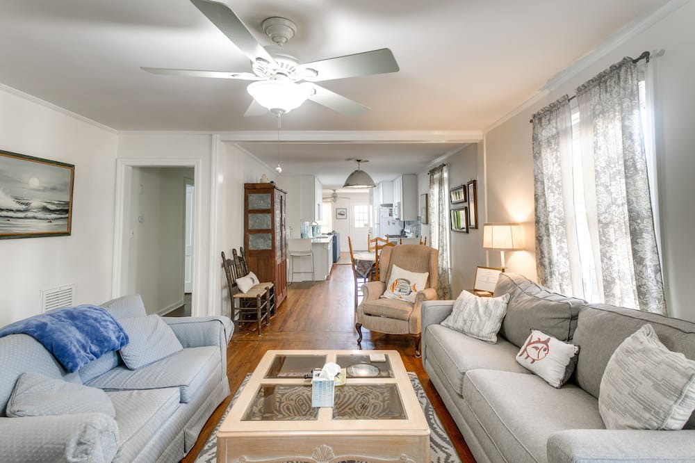 Photo of Livingroom in East Beach