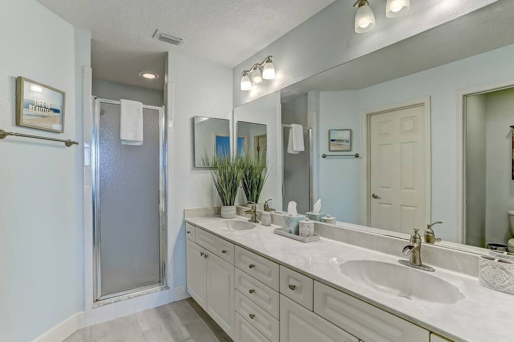 Photo of Bathroom in Fernandina Beach