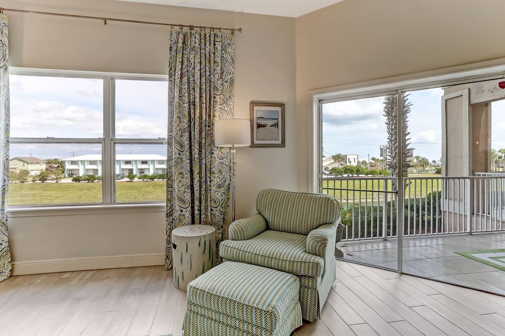 Photo of Livingroom in Fernandina Beach