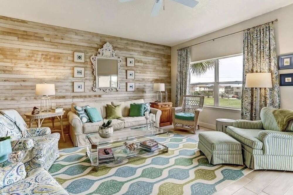 Photo of Livingroom in Fernandina Beach