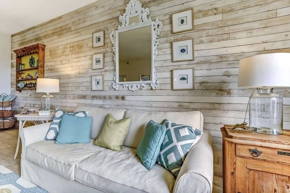 Photo of Livingroom in Fernandina Beach