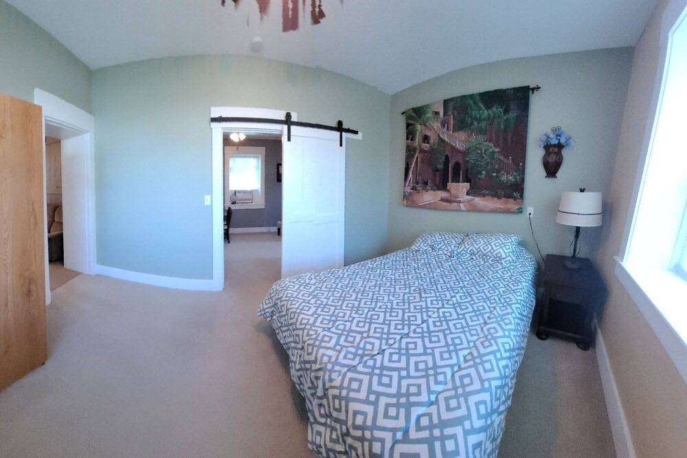 Photo of Bedroom in Guttenberg