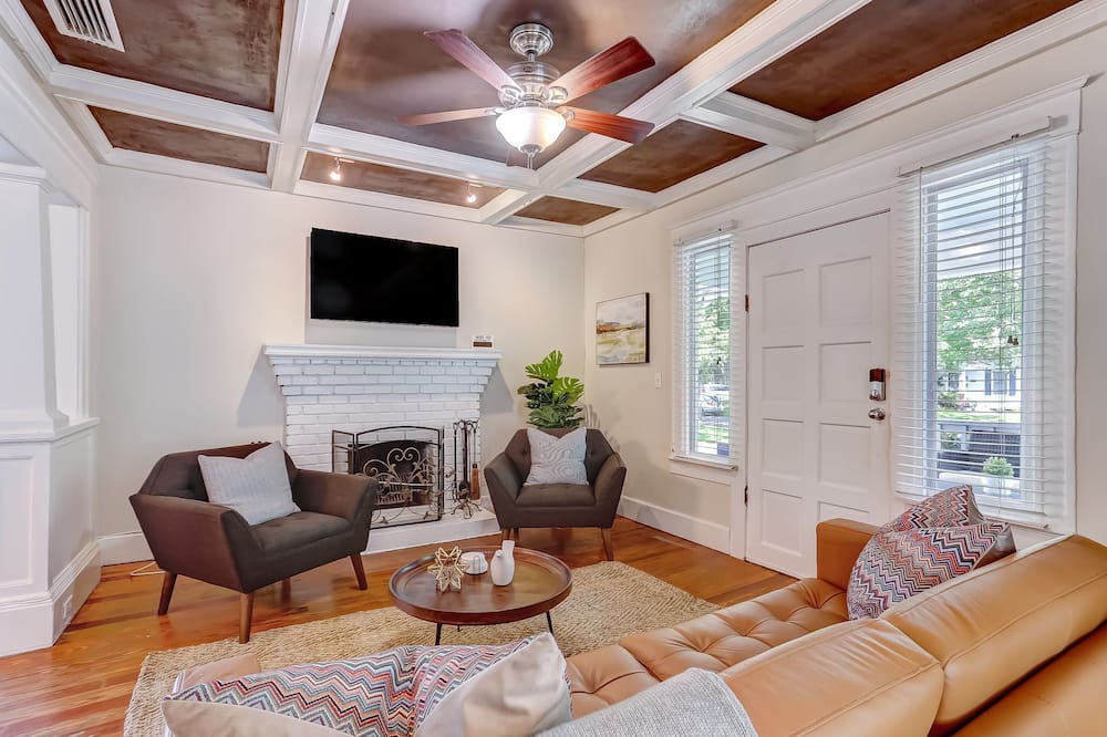 Photo of Livingroom in Downtown Jacksonville