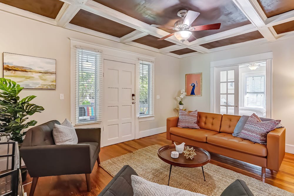 Photo of Livingroom in Downtown Jacksonville