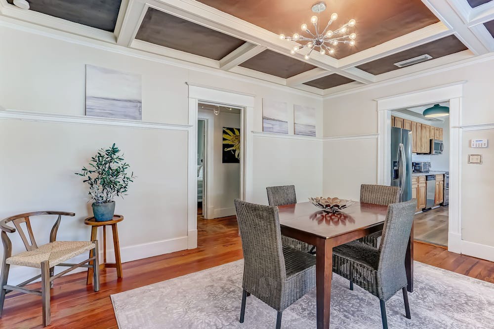 Photo of Livingroom in Downtown Jacksonville
