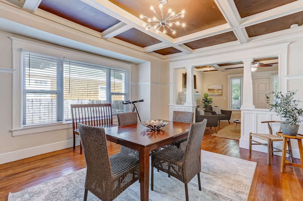 Photo of Livingroom in Downtown Jacksonville