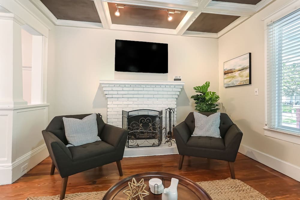 Photo of Livingroom in Downtown Jacksonville