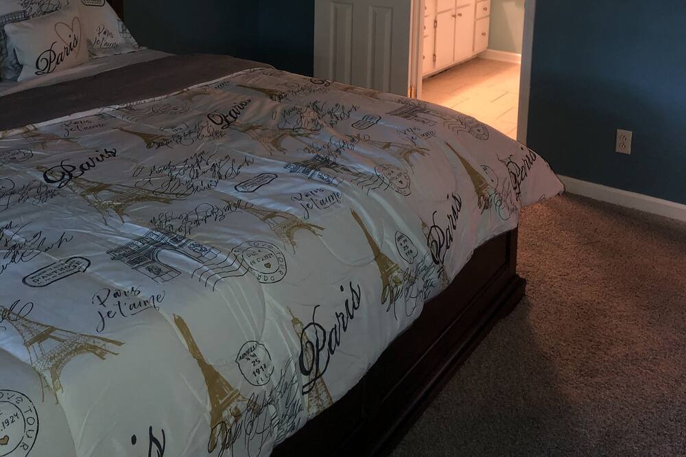 Photo of Bedroom in Macon