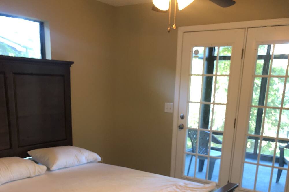 Photo of Bedroom in Macon
