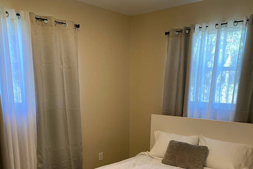 Photo of Bedroom in Northside