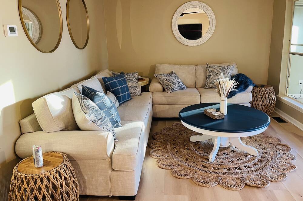 Photo of Livingroom in Eatonton