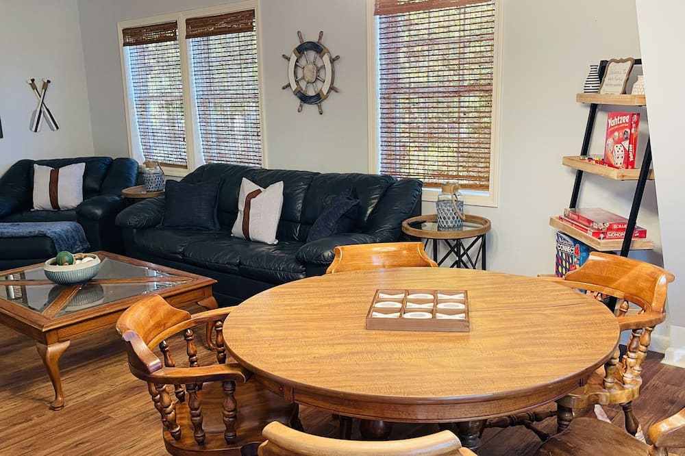 Photo of Livingroom in Eatonton