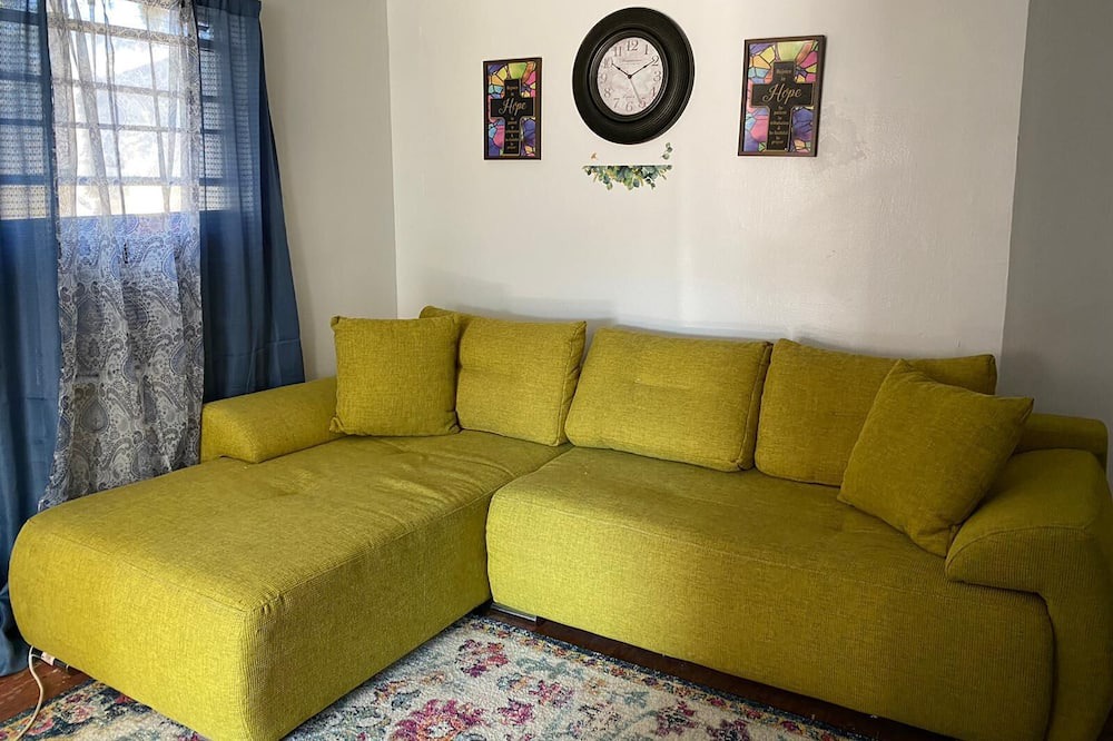 Photo of Livingroom in Jacksonville