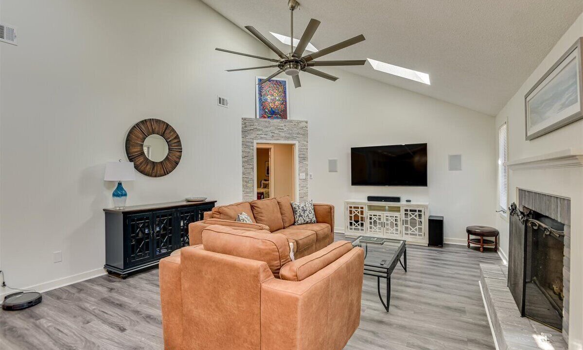 Photo of Livingroom in Forest Hills