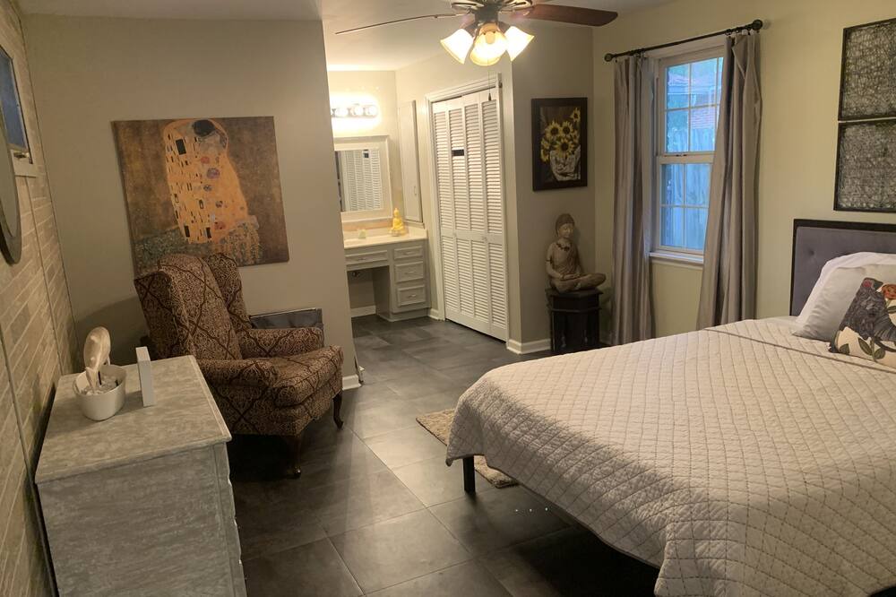 Photo of Bedroom in Augusta
