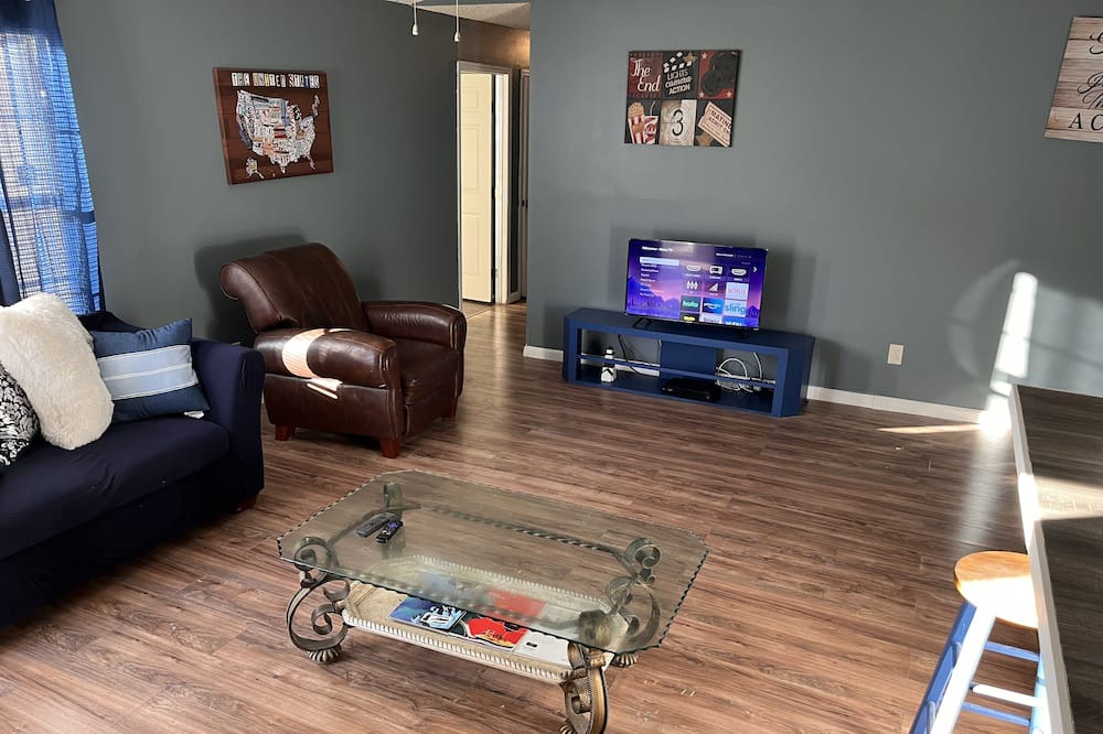 Photo of Livingroom in Northside
