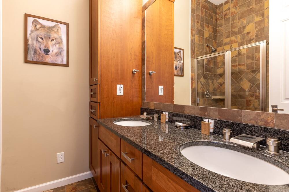 Photo of Bathroom in Wolf Laurel