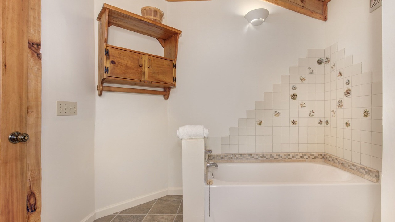 Photo of Bathroom in Baneberry