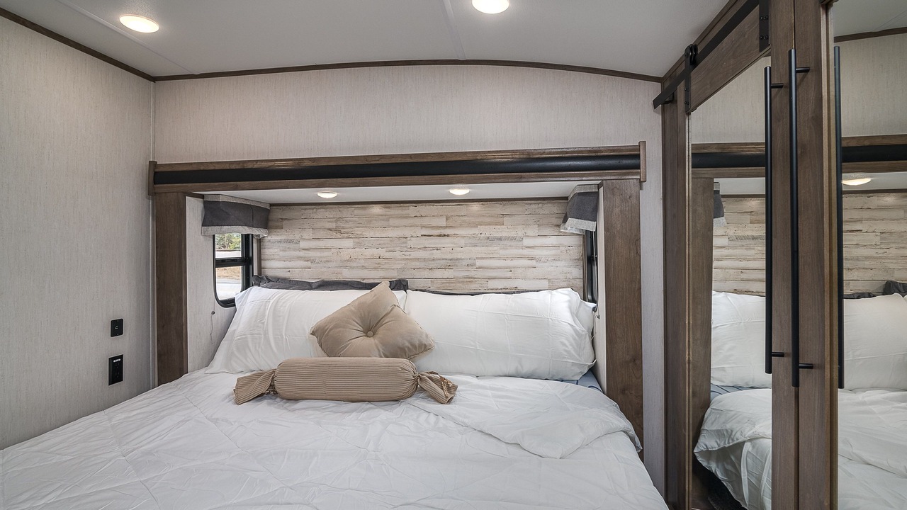 Photo of Bedroom in Oak