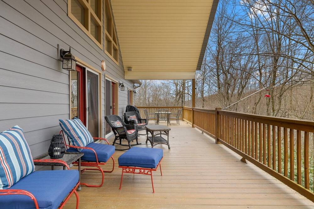 Photo of Patio Balcony in Wolf Laurel