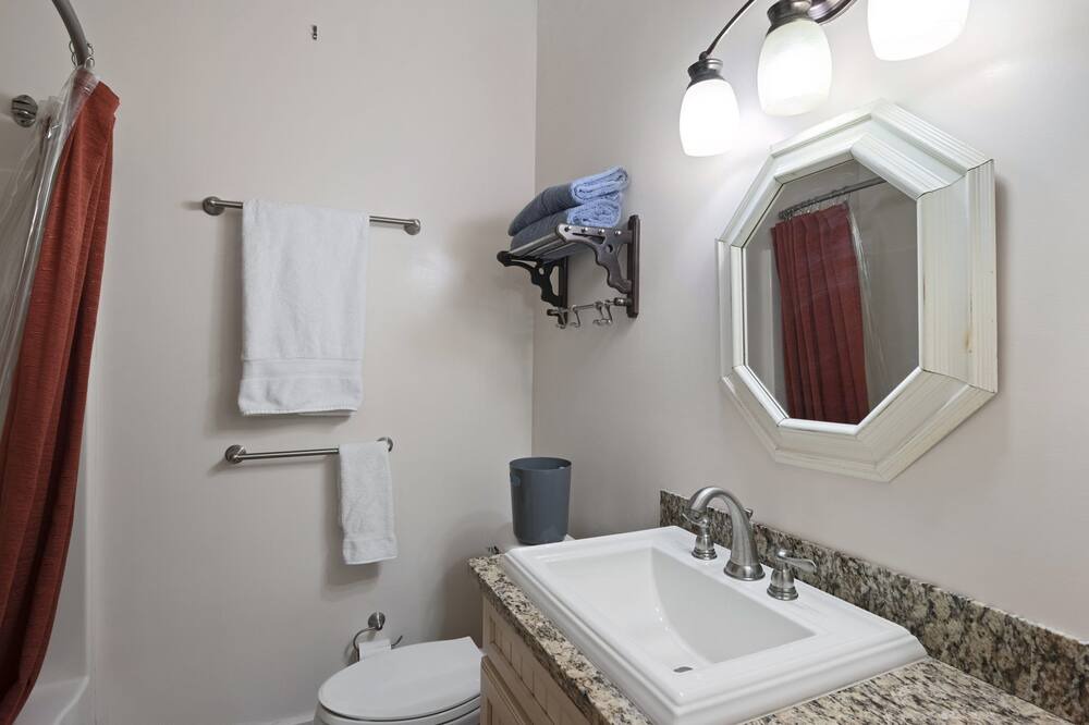 Photo of Bathroom in Wolf Laurel