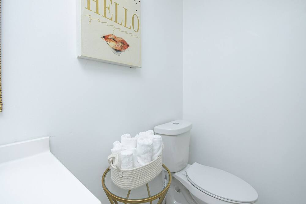 Photo of Bathroom in Union City
