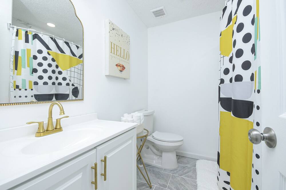 Photo of Bathroom in Union City