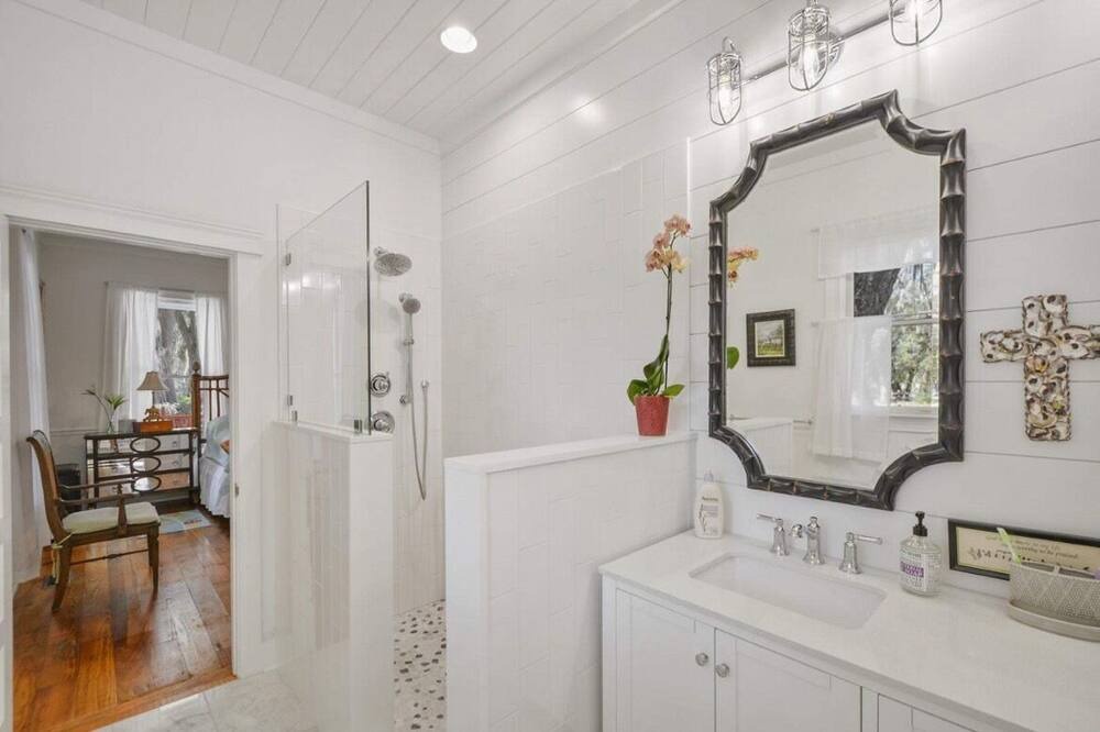Photo of Bathroom in Brunswick