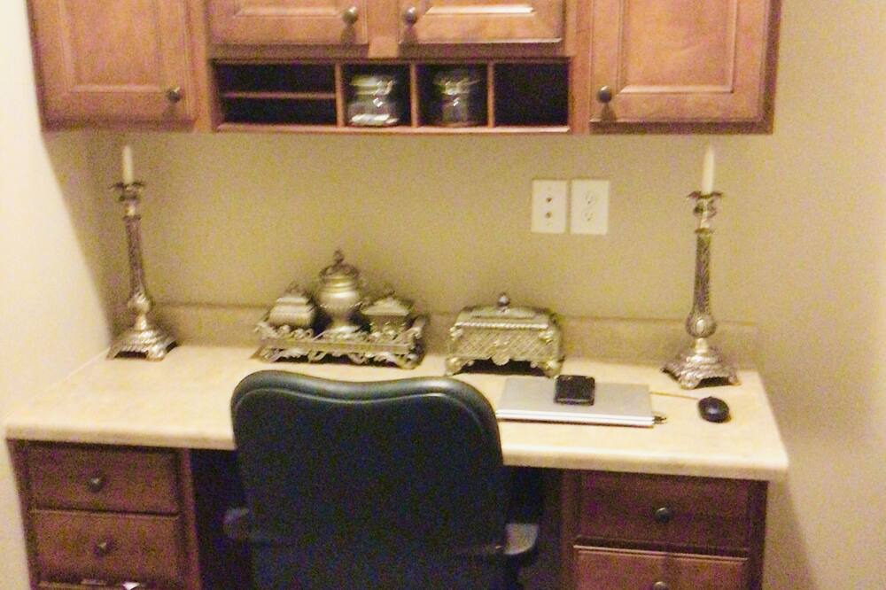 Photo of Bedroom in Town Center